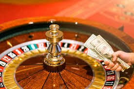 Antarmuka permainan Bingo di aplikasi lipat4d dengan pola kartu bingo interaktif